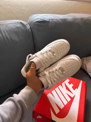 Nike Court Vision feminino original.