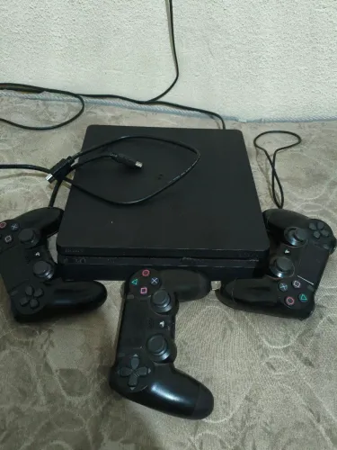 (Aceito Ofertas) Console PS4 1TB Usado Com 3 Controles