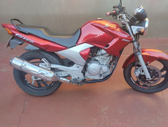 Vende-se ou troca por Twister 250 acima de 2015.
