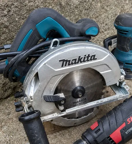 Cerra circular 1600w Makita Seminova