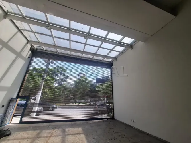 Galpão na Engenheiro Caetano Álvares com 340m² com mezanino e 4 salas .