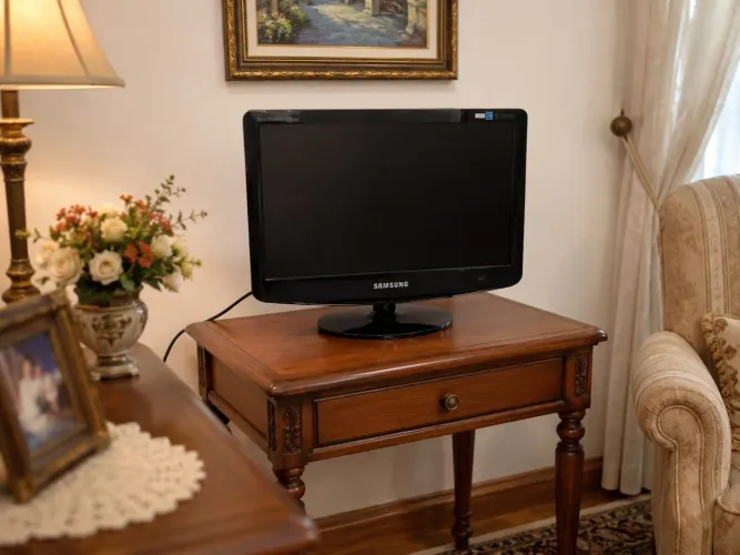 Monitor LCD Samsung 17 Polegadas. Em excelente estado de conservação.