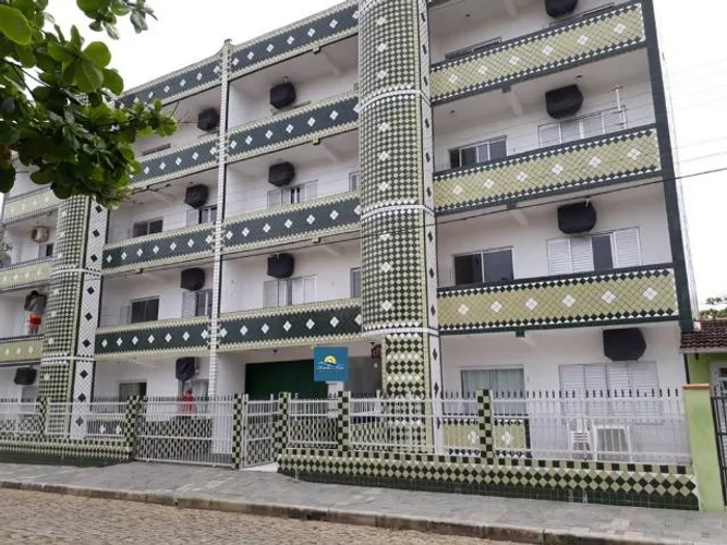 Apartamento com ótima localização, a 150 metros da Prainha, em Enseada - SC