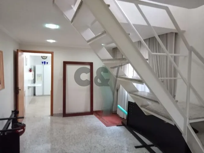 Sobrado Residencial - 3 Dormitórios (1 Suíte) à Venda no Jardim Prudência - São Paulo/SP.
