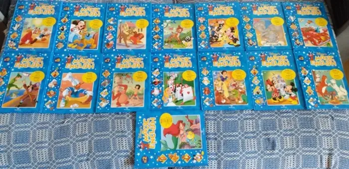 Lote 15 Livros Disney Magic English ( Sem Usos )