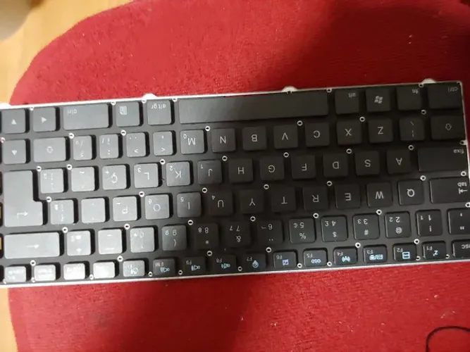 Teclado CCE U25