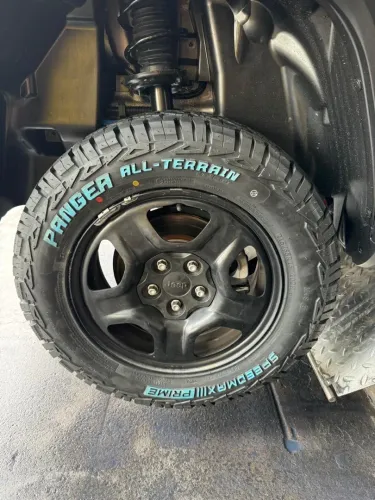 Jogo de 5 rodas de ferro JEEP com pneus aro 16 ATR