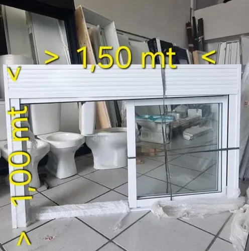 Janela com persiana linha gold premiun