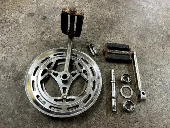 Coroa com pedivelas, pedais, protetor de coroa e movimento Caloi 10 original Duque