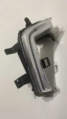 Luz de seta dianteira direita Chevrolet Tracker 2022