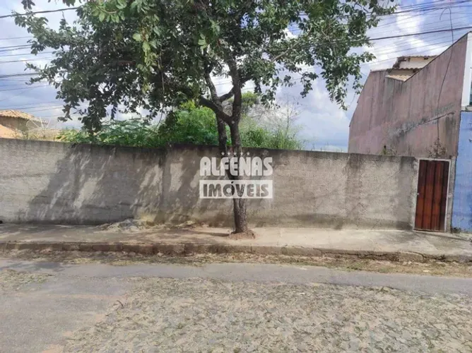 Lote à venda no Bairro COLONIAL