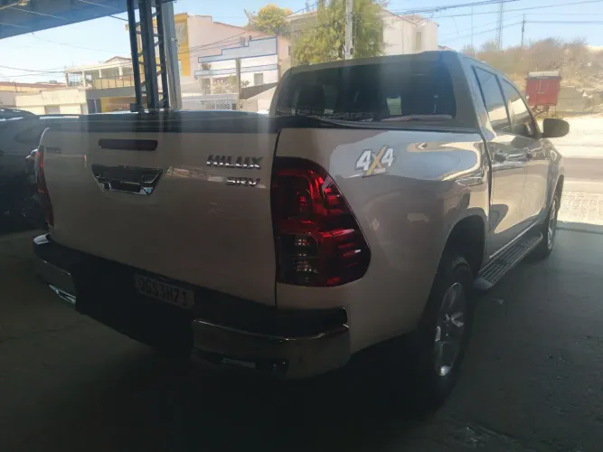 Toyota Hilux CD SRV 4X4 2.8 TDI Diesel Aut. 2018
