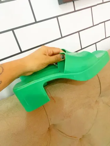 Sandália plataforma verde tamanco n37