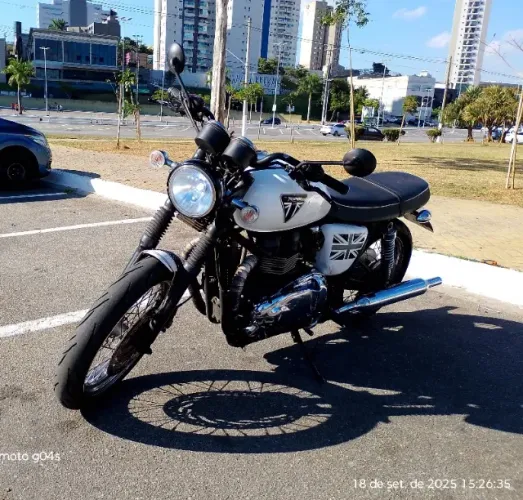 Triumph Bonneville T100