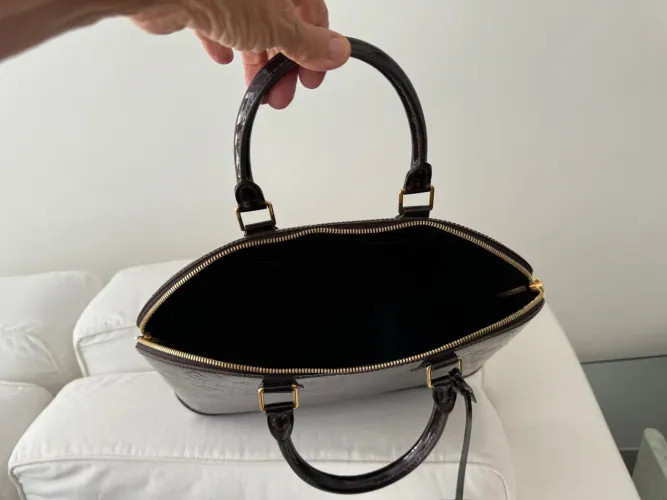 Bolsa Louis Vuitton Alma G Verniz Marrom