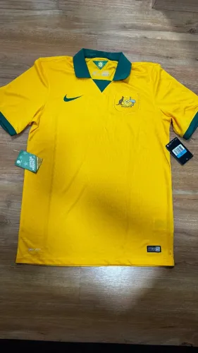 camisa nike  muito rara nike austrália home copa de 2014 tamanho m, original com etiquetas