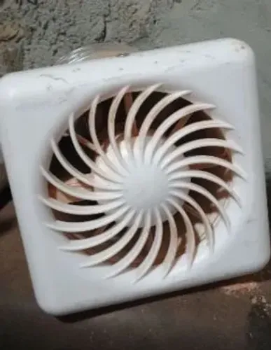 Exaustor de banheiro 