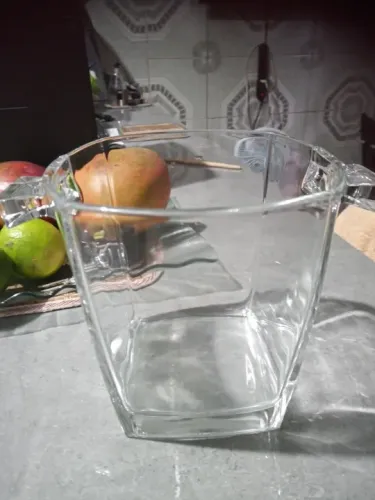 Balde de gelo de vidro transparente