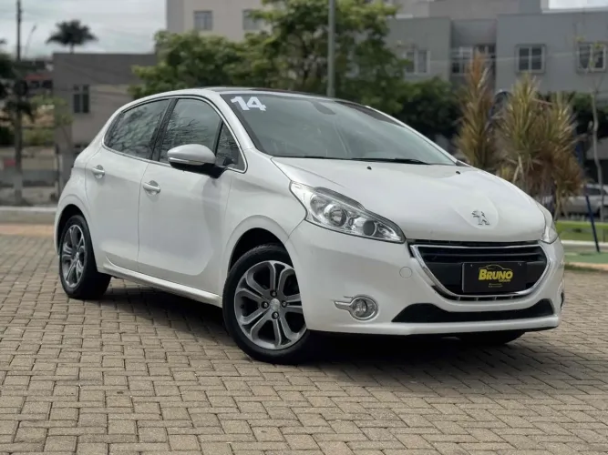 Peugeot 208 Griffe 1.6 Flex 16V 5P Aut. 2014