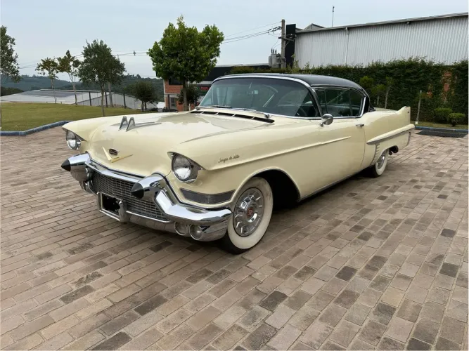 Cadillac Coupe Deville 1957 V8 - Raridade!