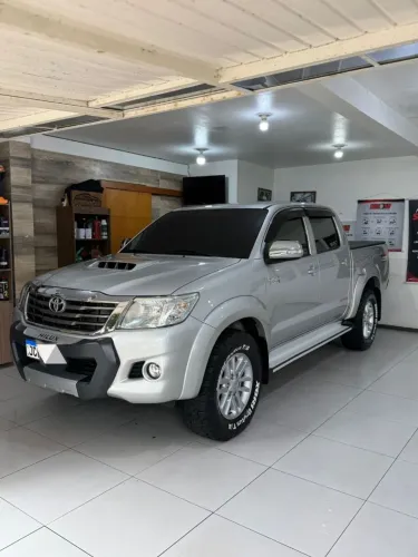 Toyota Hilux CD SRV D4-d 4X4 3.0 TDI Diesel AUT 2015
