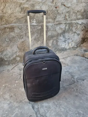 Mala de Rodinhas Preta - Perfeita para Viagens!