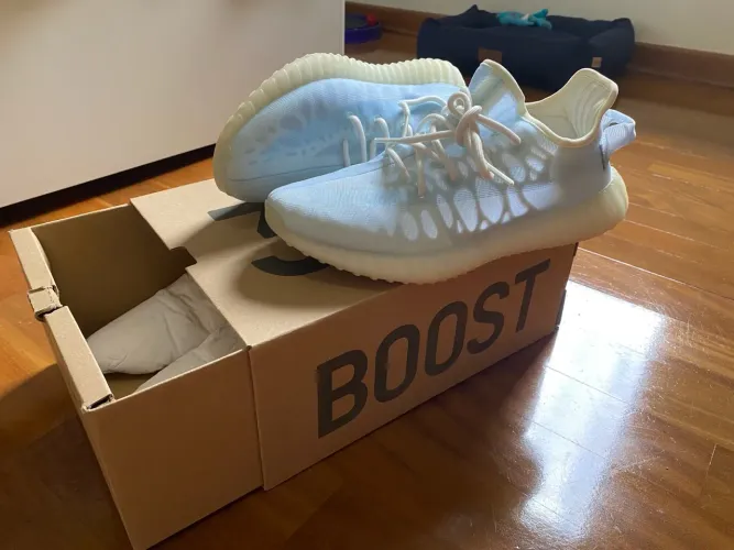 Adidas Yeezy Boost 350 V2 - Ice Blue