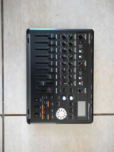 Gravador Tascam DP-03SD