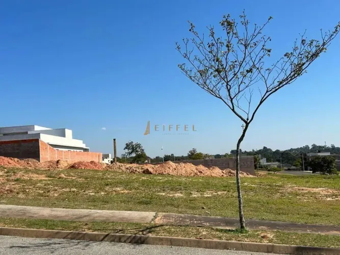 Terreno à venda em Sorocaba, com 1041.01 m², Condomínio Saint Patrick