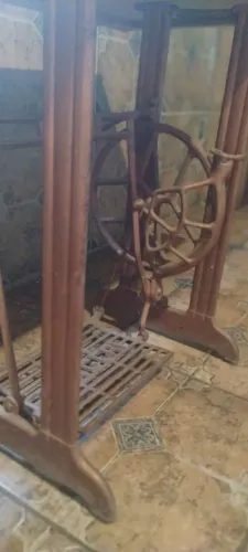 Mesa de ferro singer
