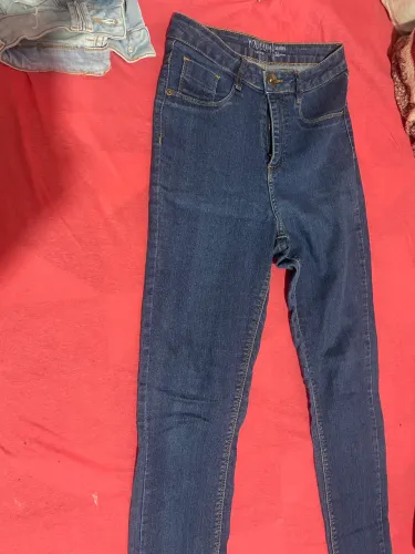 Calça jeans com elastano