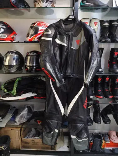 Macacão Dainese 58 Eur zerooooooooooo