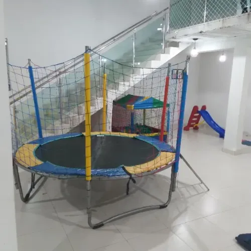 Aluguel de pula pula e Piscina de Bolinhas - Diversão Garantida