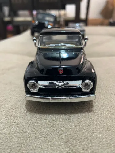 Miniatura Kinsmart - Ford F-100 Pick-up 1956 - Escala 1/38
