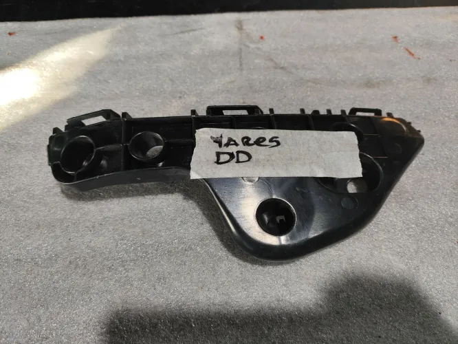 Guia suporte parachoque dianteiro direito Yaris