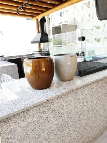 01 Vaso P lindo cor cinza ou ouro envelhecido
