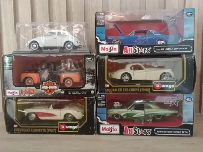 Miniatura Maisto 1:24 All Stars Bburago Corvette Harley Davidson Lincoln ( Chevelle não )