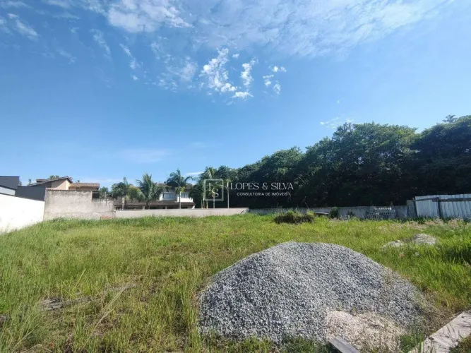 Terreno à venda com 688 m² no Condomínio Figueira Garden, Atibaia, SP