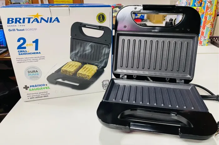Grill e sanduicheira (2 em 1) Britânia Grill Toast BGR01P 110v NOVA