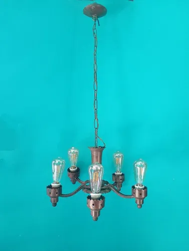 Antigo e imponente lustre / luminária de teto em cobre