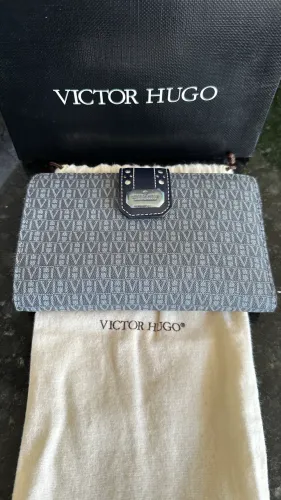 Carteira Victor Hugo (nunca usada, com dust e caixa)