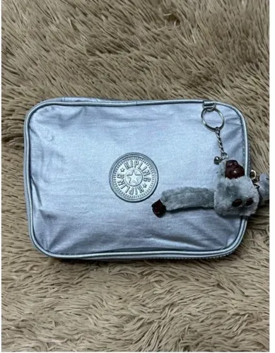 Estojo escolar com chaveiro 