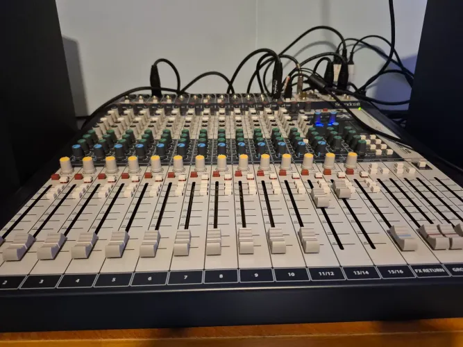 Soundcraft Signature 16