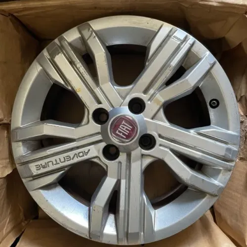 Roda aro 15 Fiat Idea Adventure Original 