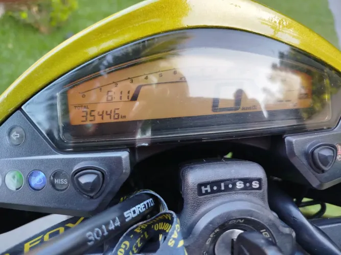 Hornet 600 bem conservada pneu zero relação nova com apenas 35 mil km