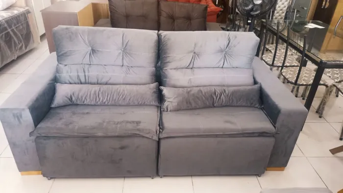 Sofá 2 lugares com almofadas
