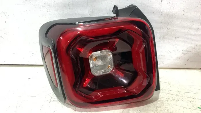 Lanterna esquerda Renegade 2019 2020 2021 original recuperada