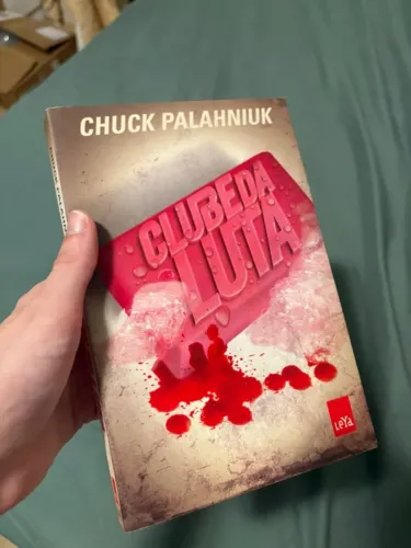 Livro Clube da Luta - Chuck Palahniuk (usado, editora Leya)