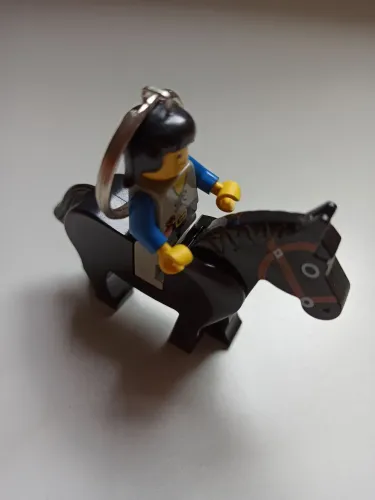 LEGO 1 Chaveiro Menina no Cavalo Medieval 