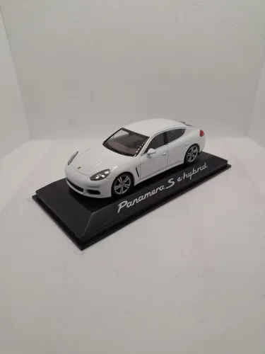 Miniatura Porsche Panamera S E-Hybrid - Escala 1/43 - Minichamps
